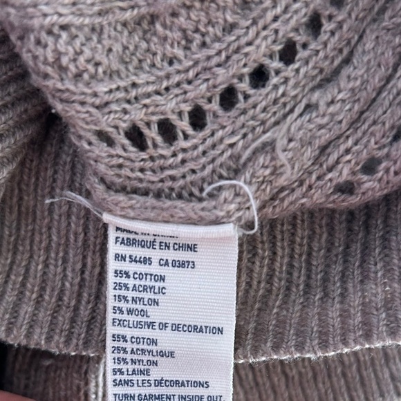 American Eagle Cable Knit Sweater • Used • Size: Large - Picture 6 of 6